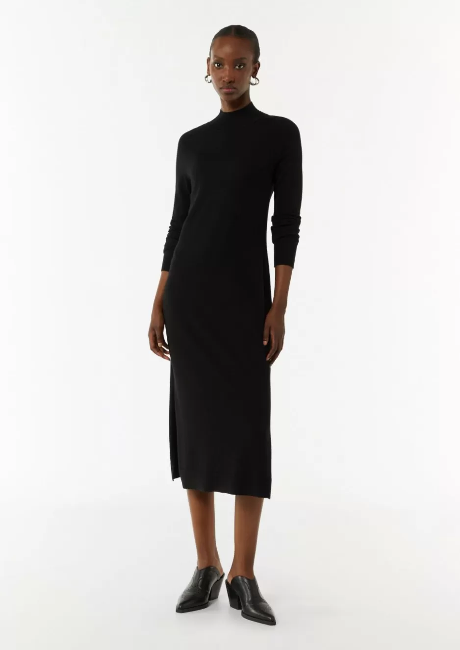 Comma Antalliertes Strickkleid mit Turtleneck und seitlichen Schlitzen< Kleider