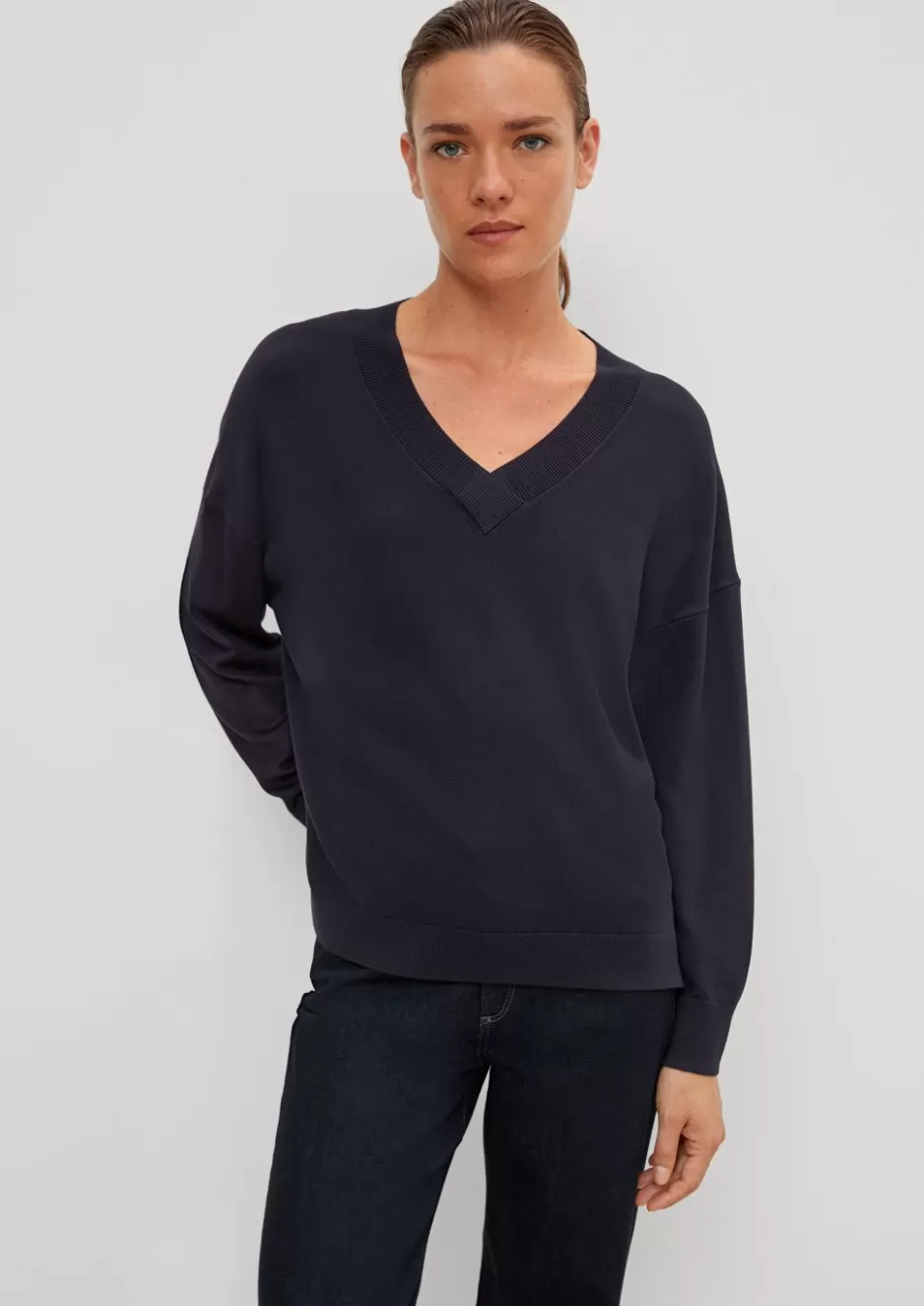 Comma Pullover mit V-Ausschnitt aus Viskosemix< Season Specials | Nachhaltige Styles