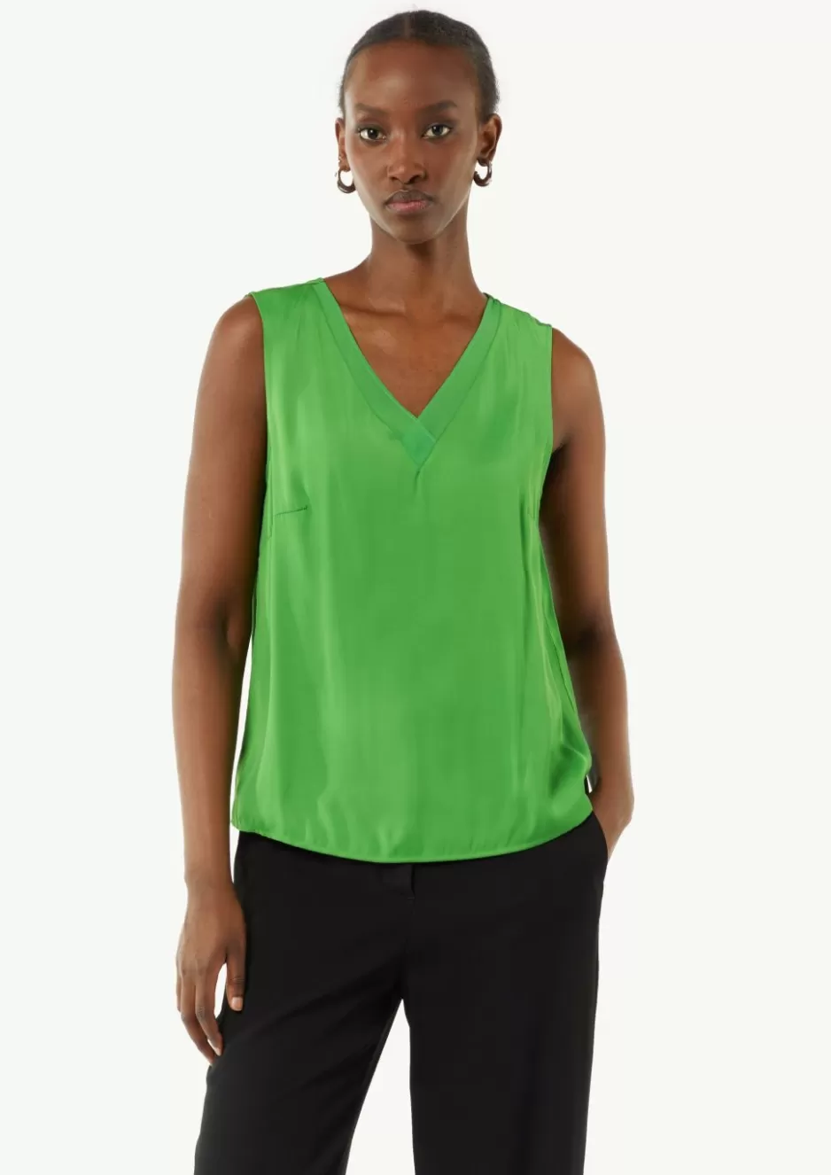 Comma Satin-Top mit Chiffon-Ausschnitt< Nachhaltige Styles | Season Specials